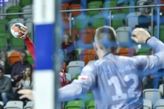 Descubra os Segredos do Handebol com o Apito no Pescoço