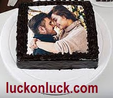 A photo cake available in the market at a moderate price
