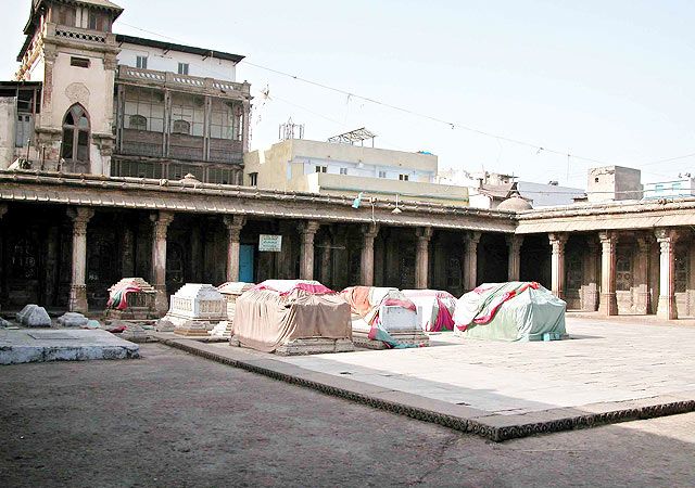 Rani no Hajiro in Ahmedabad