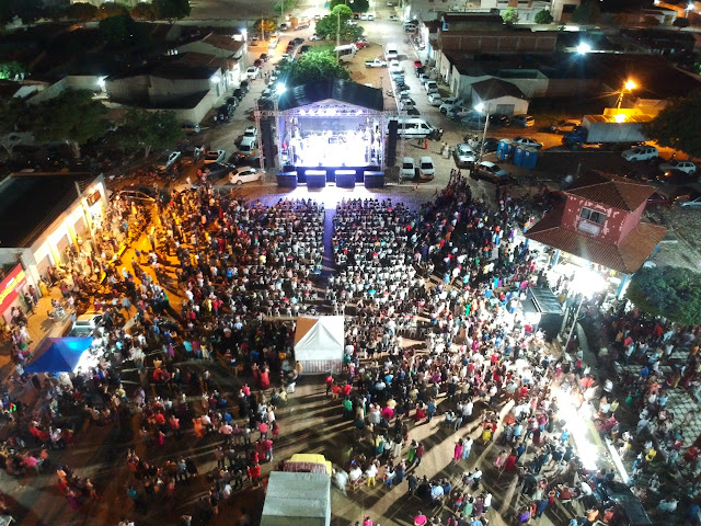 Serra do Mel comemora 34º aniversário com Culto em Ação de Graças na praça pública