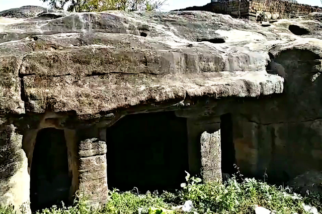 Lakhbariya Gufa Cave Shahdol , Shahdol ke parytan sthal , shahdol tourist places in hindi