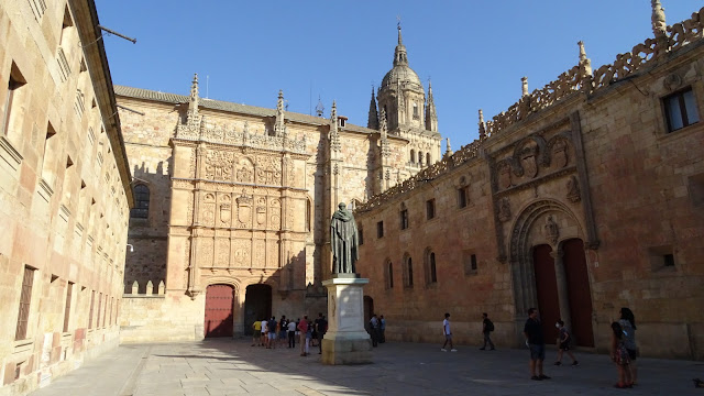 Vista de la "Fachada Rita" de las Escuelas Mayores, Salamanca