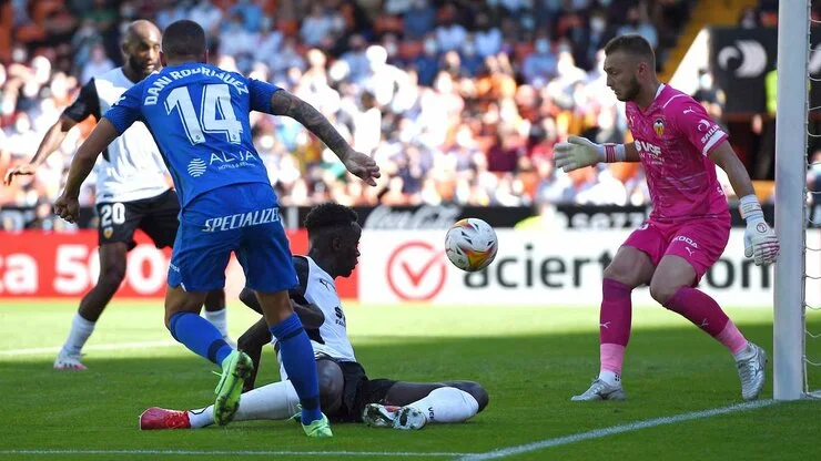 Valencia 2 - 2 Mallorca: Last-gasp Gayà rescues point for Bats