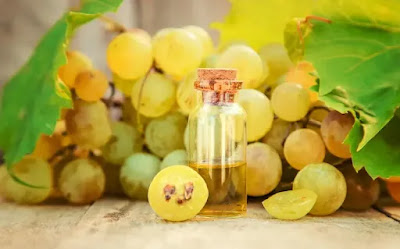 ما هو زيت بذور العنب و ما هي  الفوائد صحية في مجال التجميل Grape seed oil