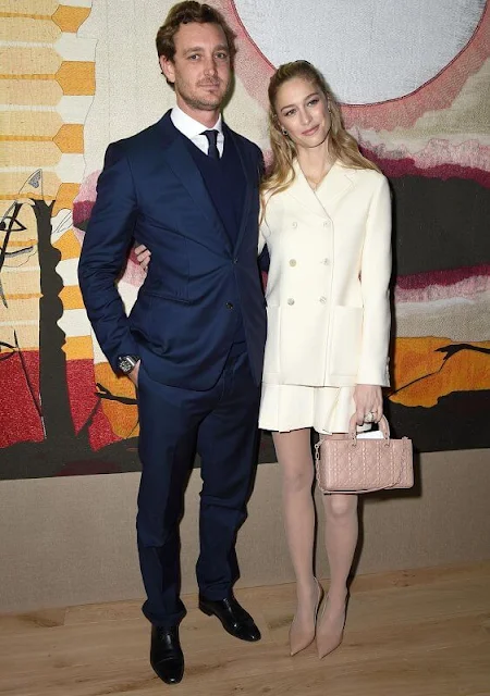 Beatrice Borromeo wore a Marlene wool and silk jacket, blazer and skirt drom Christian Dior. Dior bag and pumps