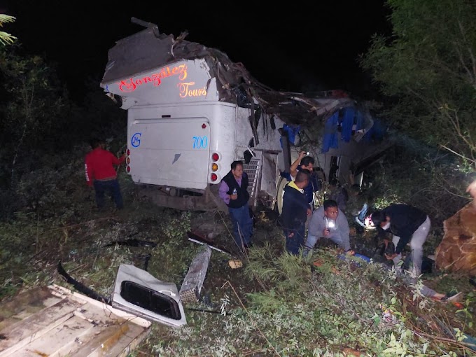 Terrible accidente mata a tres y genera 43 heridos graves en Loma Bonita Oaxaca