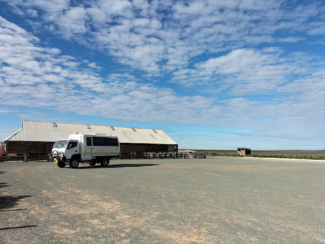 View of Mungo Woolshed, tour van and surrounds