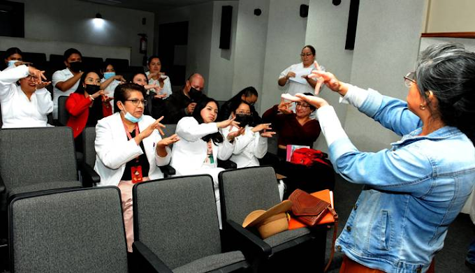 El DIF del Edomex capacita con un lenguaje de señas a persona del Hospital Infantil