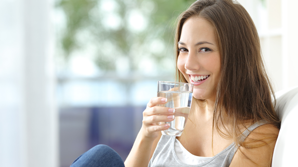 tips awet muda perbanyak minum air putih
