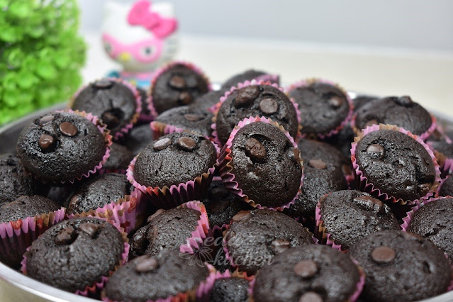 Cupcake Coklat Chip, Mini Cupcake Coklat, cupcake coklat gebu, muffin coklat , mini muffin coklat, coklat chip, eda kitchen, ida nursuri, eda nursuri