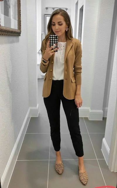 what to wear for an interview female 2023