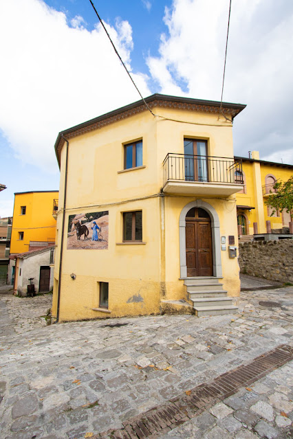 Murales di Satriano di Lucania-Piazza Plebiscito