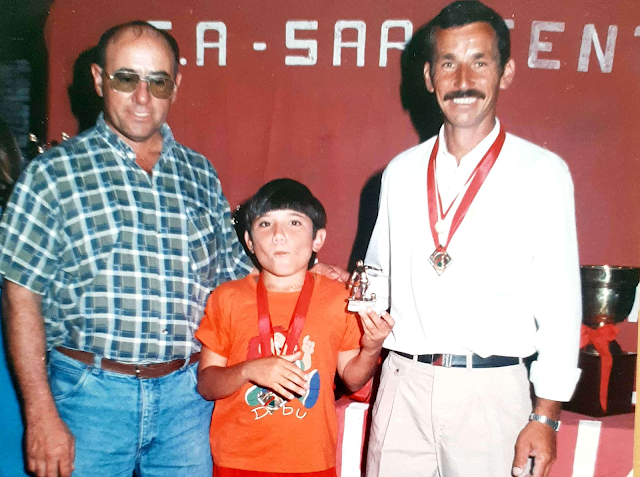 1998, Luis Villagra, su hijo, y Luis Maldone, reconocido entrenador del Club Sarmiento.