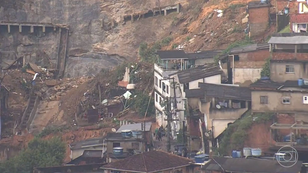 Temporal em Petrópolis (RJ) deixa 104 mortos; MP registrou 35 desaparecidos