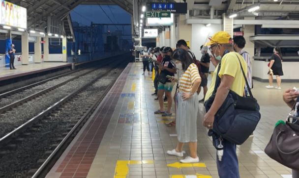 LRT, MRT, PNR schedule Christmas Holidays 2021, New Year