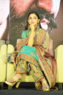 Alia Bhatt Cute Stills At Rrr Movie Press Meet