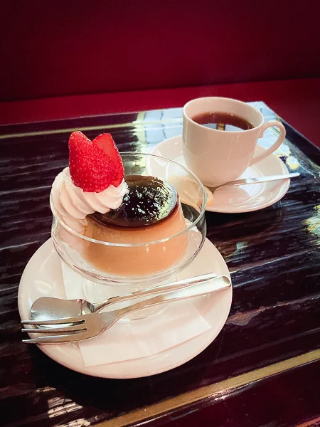 有楽町『ローヤル』喫茶店のプリンと紅茶