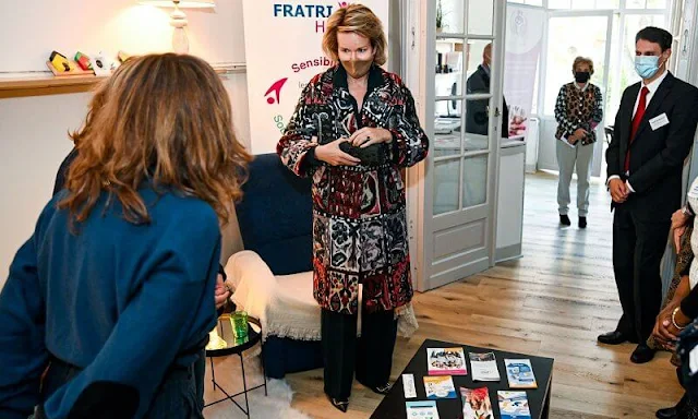 Queen Mathilde wore a new jacquard coat from Zara. FratriHa was founded as an initiative of two young friends, Elise and Eleonore