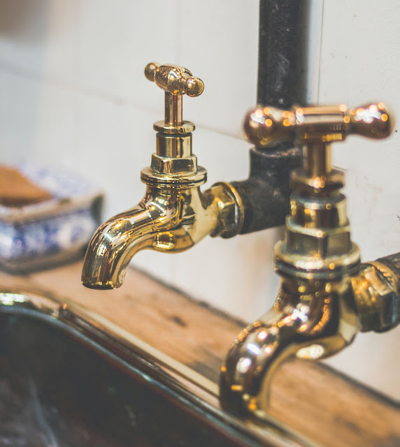 How to Replace a Washing Machine Faucet