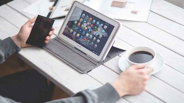  untuk bisa menampilkan layar di HP sangat penting di era digital seperti sekarang Cara Menampilkan Layar HP ke Laptop 2022