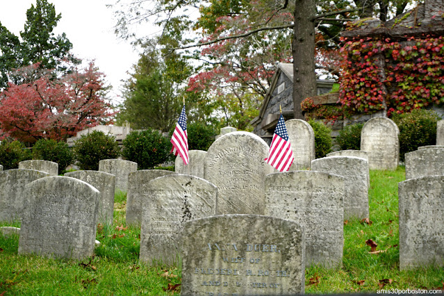 Tumba de Washington Irving en el Cementerio de Sleepy Hollow