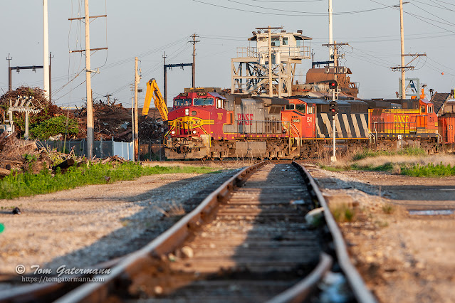 BNSF 787, CN 5541, and BNSF 4749 are northbound at North Market Interlocking.