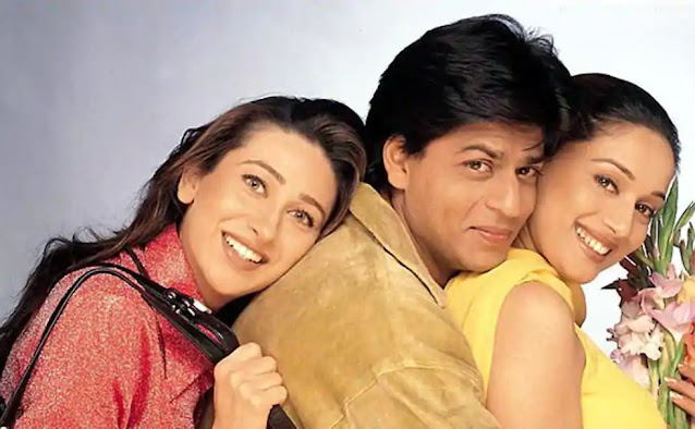 Karisma Kapoor and Madhuri Dixit chance upon one another, fans call it an ideal Dil Toh Pagal Hai second