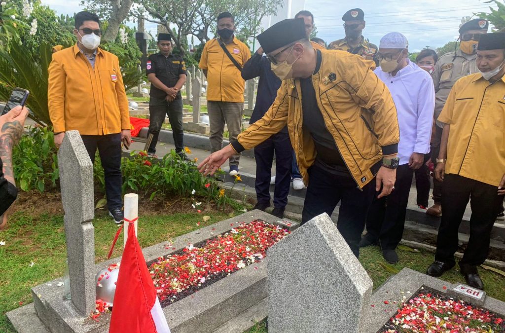 Tabur Bunga Di TMP Kalibata, Jimmy Sebut Soeharto adalah Pahlawan Nasional
