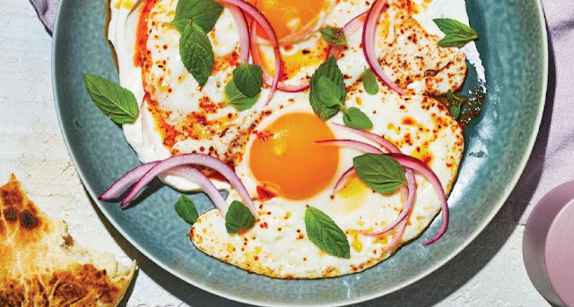 Turkish Fried Eggs with Pickled Onion