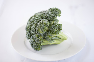 How To Cure Leaky Gut with broccoli - Women Steps