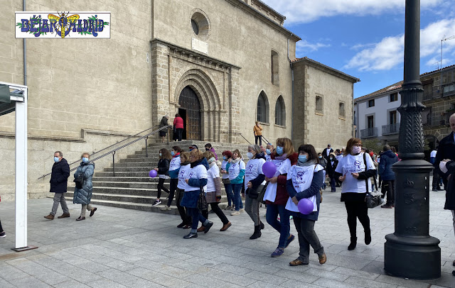 GALERÍA DE IMÁGENES | Más de un centenar de personas participan en la marcha 'Caminando por la igualdad' - 8 de marzo de 2022