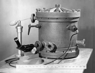 Millikan's original apparatus used in the Oil-Drop Experiment