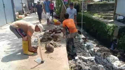 Tegas..Pengawas UPT Jalan Dan Jembatan Ciampea Intruksikan Bongkar Penggunaan Batu Bekas