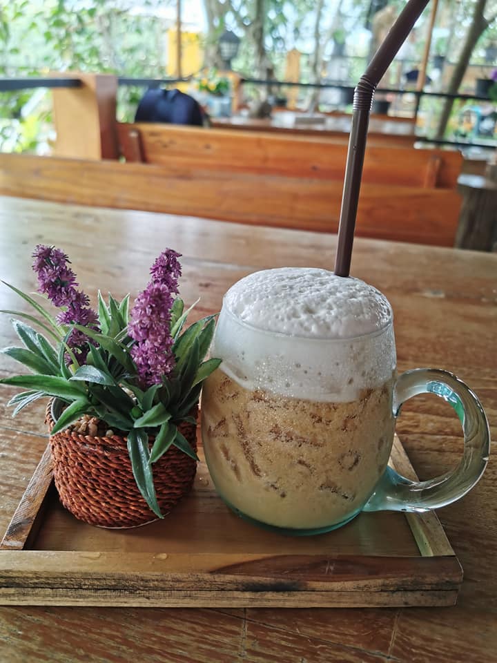 ระเบียงกาแฟ ม่อนเคียงดาวรีสอร์ทแอนด์โฮมสเตย์ เชียงดาว