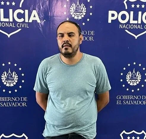 El Salvador: Capturan a sujeto que golpeó a un anciano en San Salvador