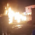 Criminosos ateiam fogo em casa com família toda dentro, na Zona Norte; veja vídeo