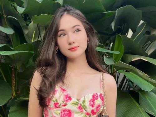 Mengenali Lebih Dekat Laura Moane, yang Dikabarkan Menjadi Kekasih Baru Al Ghazali
