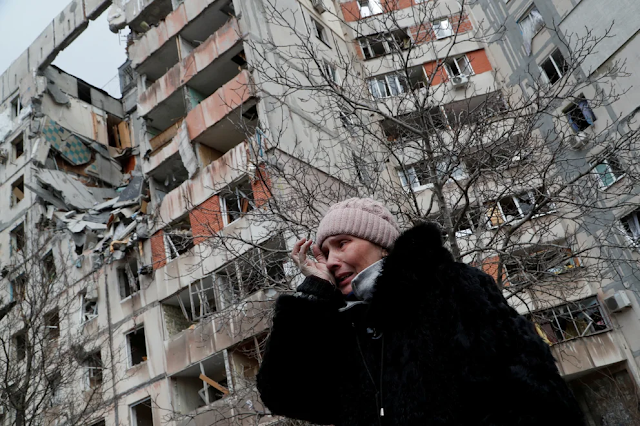 Los civiles atrapados en Mariupol beben agua de lluvia y comen palomas para sobrevivir al cerco de las tropas rusas