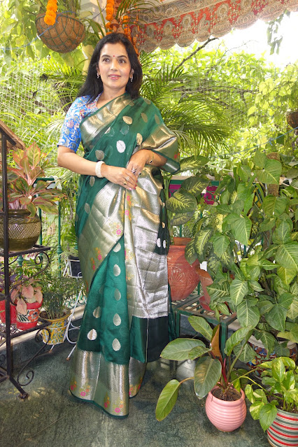 Vintage vibe Banarasi saree. Jewel tone. Emerald green color