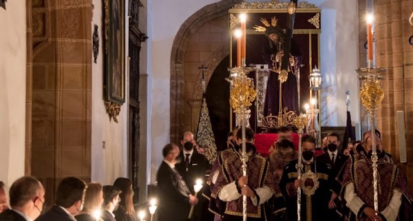 Recorrido del Vía Crucis extraordinario del Gran Poder de Andújar por el fin de la pandemia hoy 12 de marzo