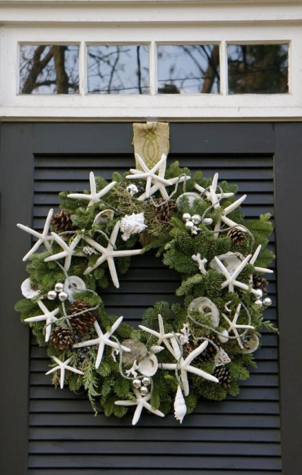 Green Coastal Christmas Wreath with White Starfish