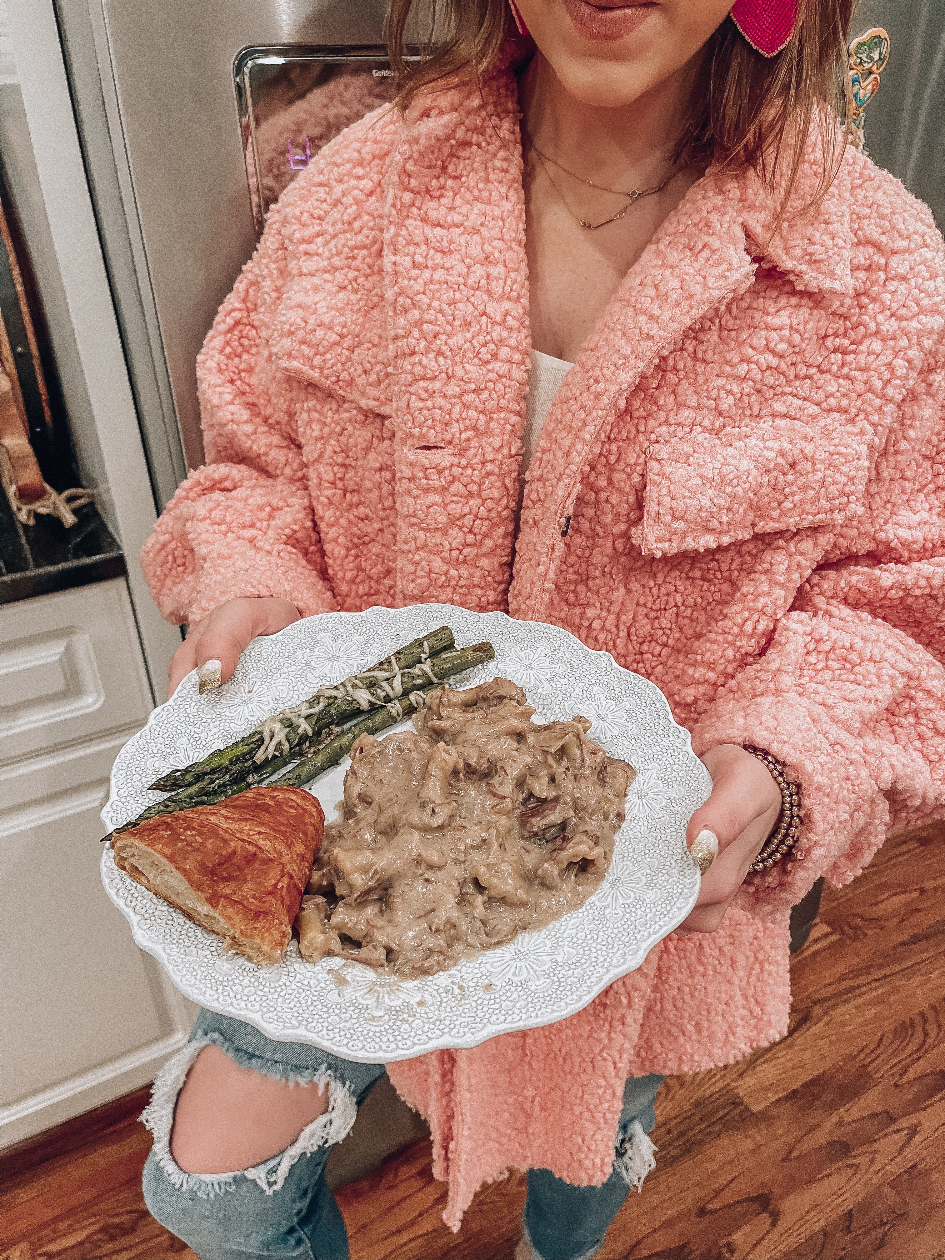 Crock Pot Beef Stroganoff - Something Delightful Blog #easydinneridea #crockpotmeal #beefstroganoff