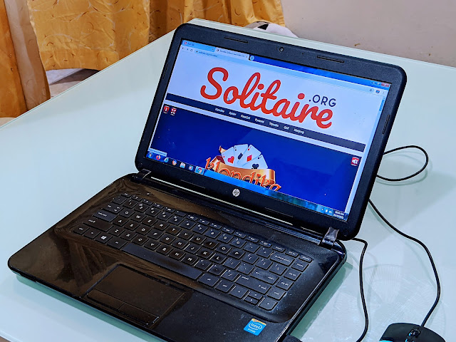 Main Game Online Secara Percuma di Solitaire.org