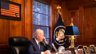 Presiden Joe Biden berbicara dengan Presiden Rusia Vladimir Putin melalui telepon dari kediaman pribadinya di Wilmington