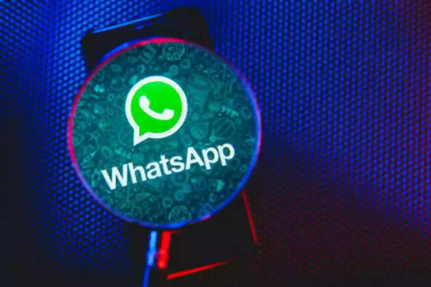 How to chat without showing online in whatsapp