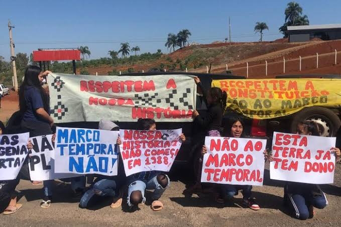 Povos indígenas bloqueiam rodovias no RS