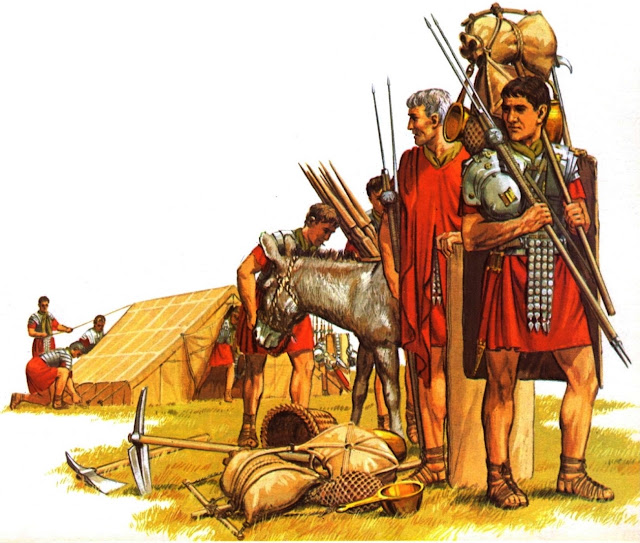 Римские солдаты укладывают палатку и вьючат мулов, готовясь выступать в поход. Реконструкция Питера Коннолли, 1986 год.