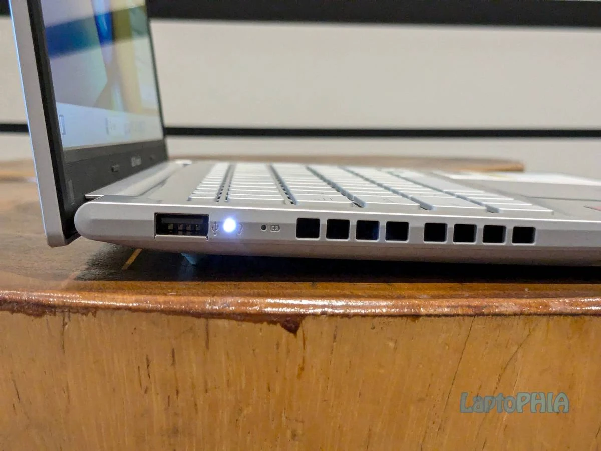 Review Asus Vivobook 14 M1405YA: Pilihan Terbaik Anti Lemot untuk Pelajar dan Kerja Sehari-hari
