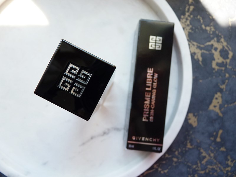 Givenchy Prisme Libre Skin-Caring Glow foundation podkład makeup