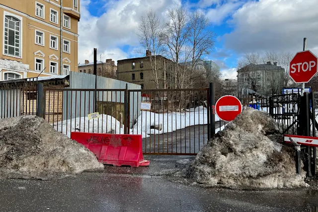 Малая Сухаревская площадь, дворы